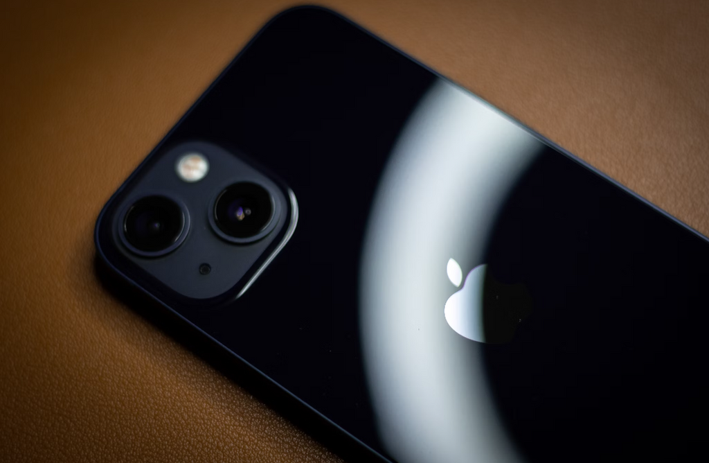 How to fix camera not focusing on iPhone 13 Mini