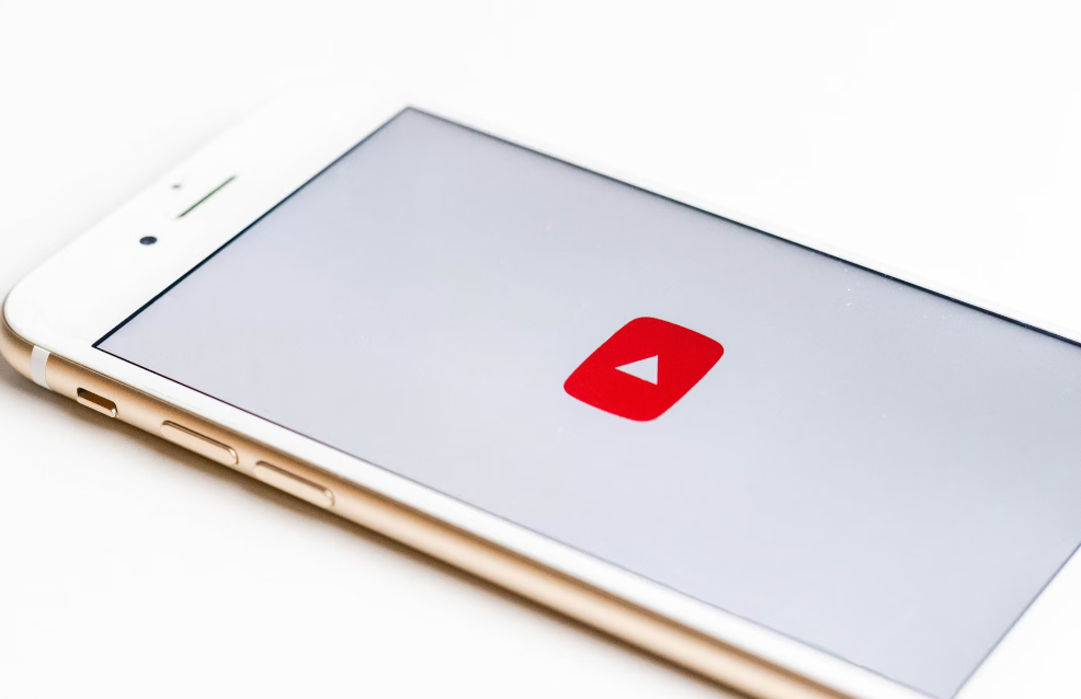 YouTube Not Working on iPhone? Here Are 10 Solutions